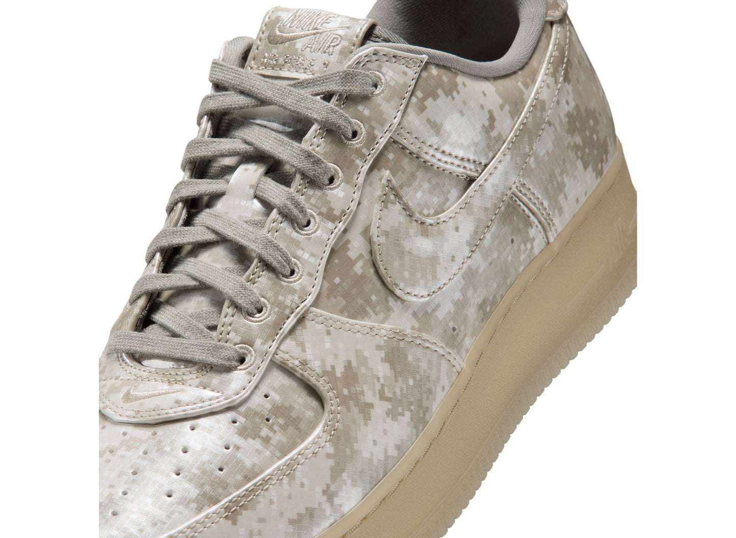 Nike Air Force 1 Low Retro Digital Camo in Fossil / Dark Grey — detail 1