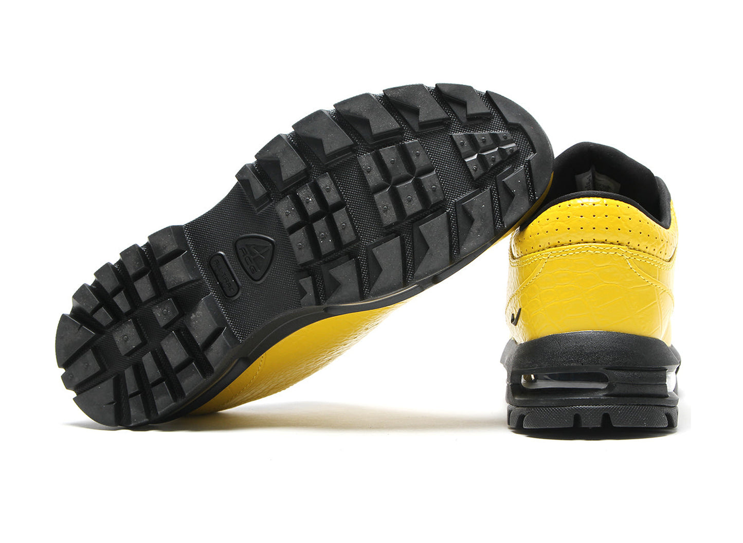 Nike Air Max Goadome Low IV4517-700 in Vivid Sulfur / Black — outsole heel