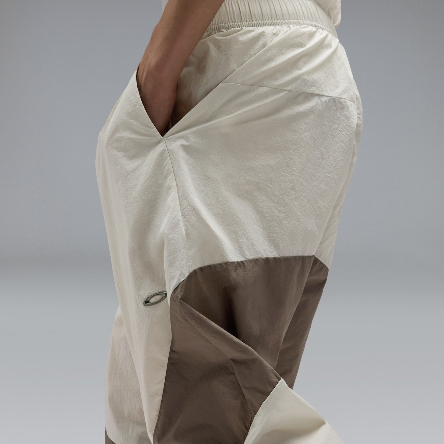 Oakley Icon S O-Light Dry Pants 1.0 in Mist fabric detail