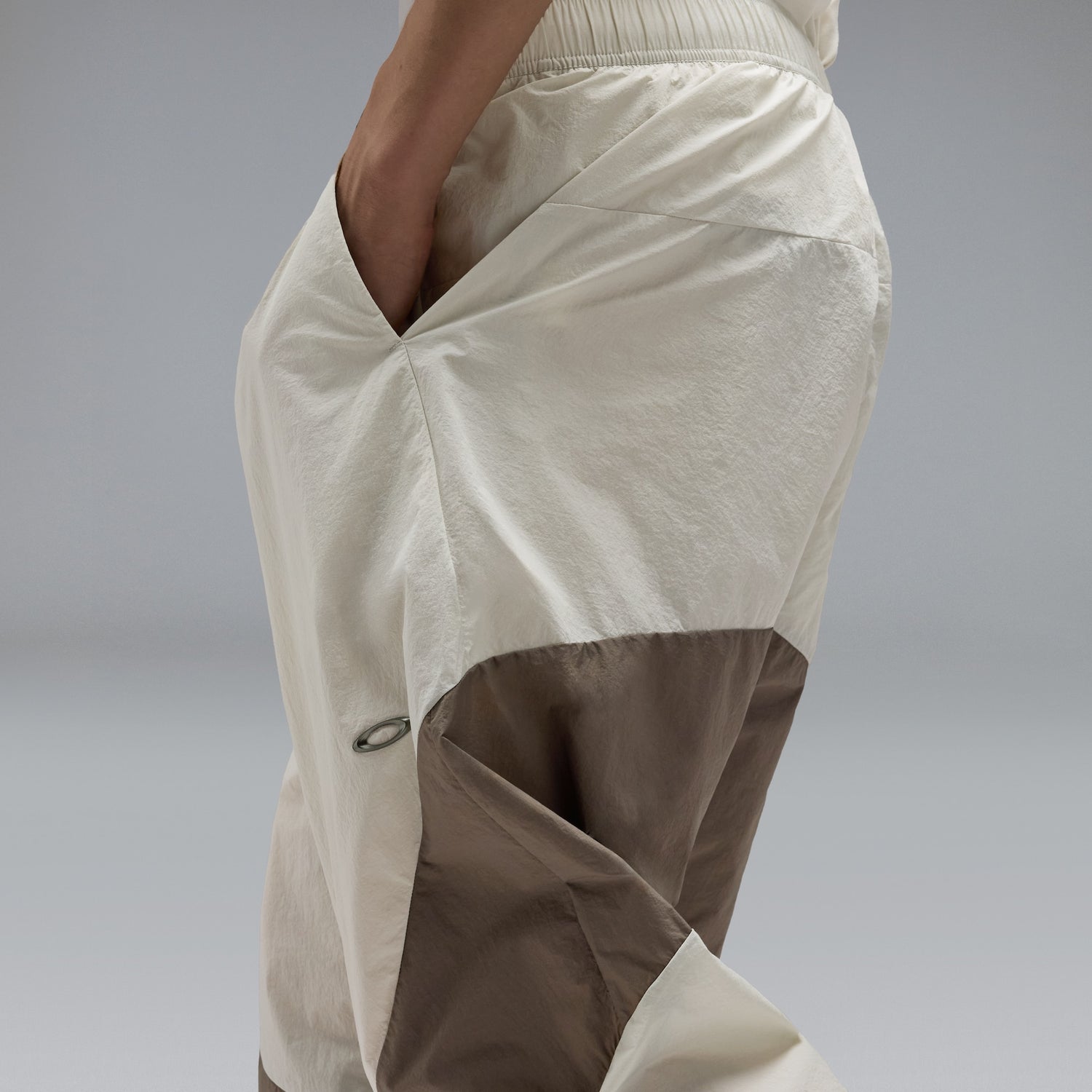Oakley Icon S O-Light Dry Pants 1.0 in Mist fabric detail