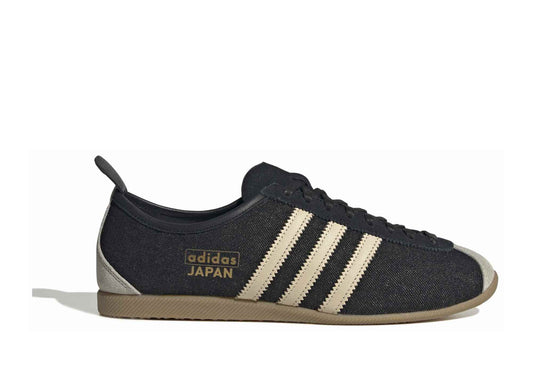 Adidas Japan in Core Black / Sand Strata