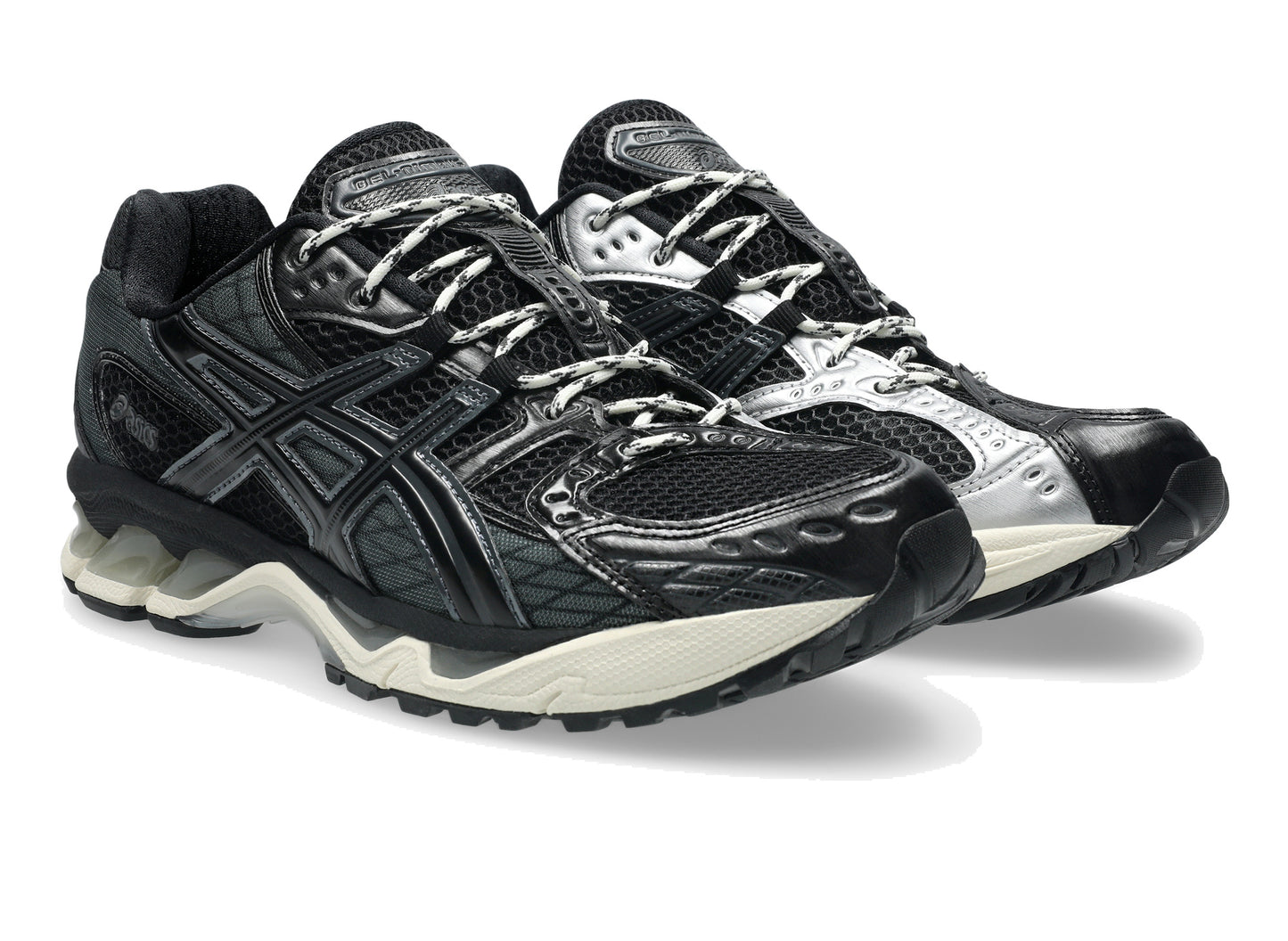 Asics GEL-NIMBUS 10.1 in Black / Black, front right view
