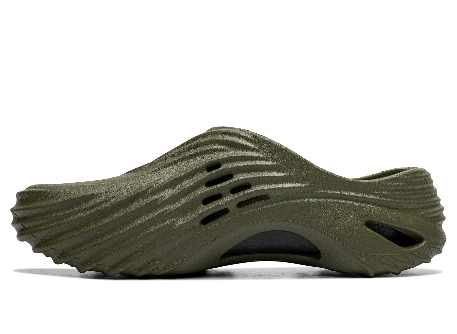 Crocs Echo Wave in Army Green - view 3