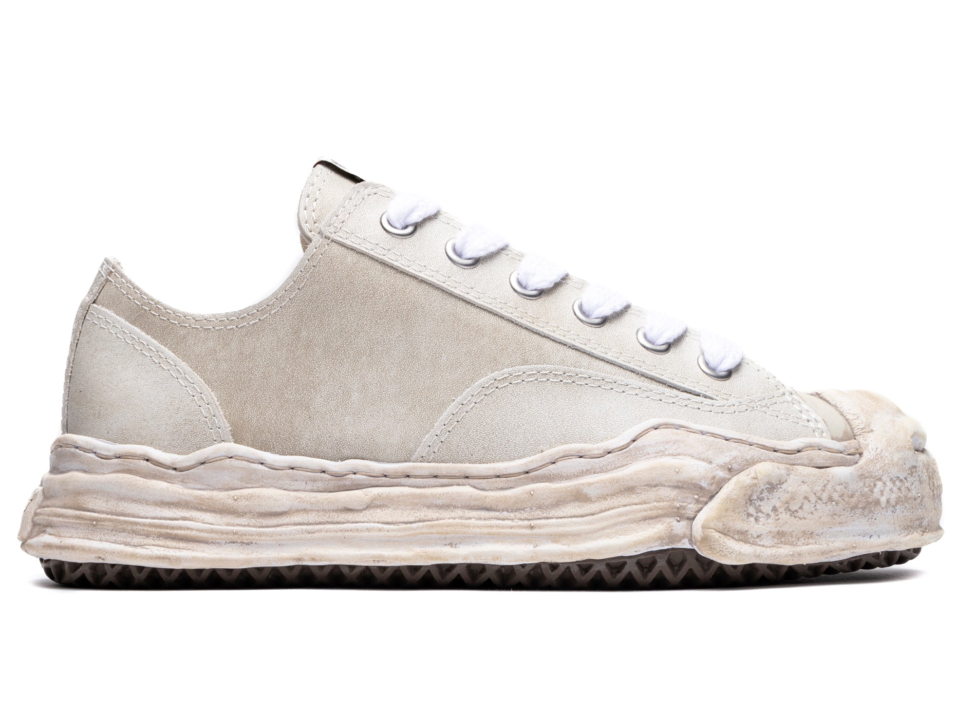 靴 Maison Mihara Yasuhiro Maison Mihara Yasuhiro Hank Low in White | Oneness Boutique