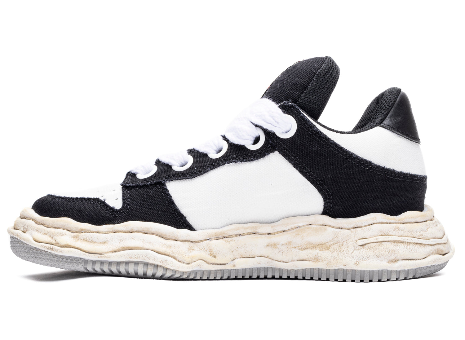 Maison Mihara Yasuhiro Wayne Puffer OG in Black/White - view 3