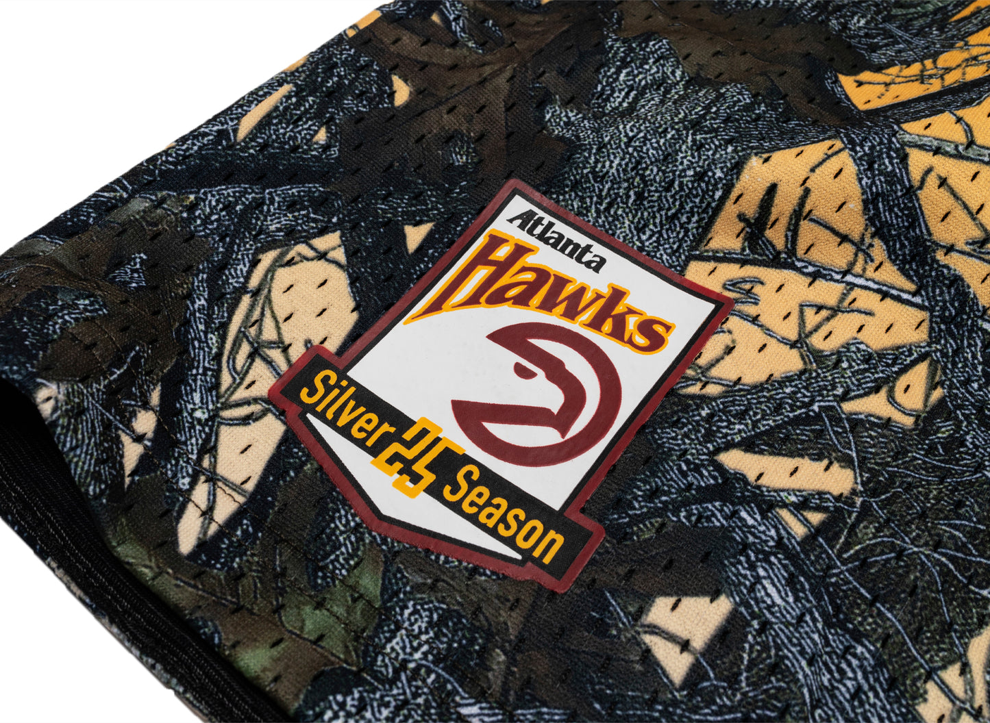 Mitchell & Ness NBA Quiet Blaze 7IN Mesh Shorts Atlanta Hawks — view 3