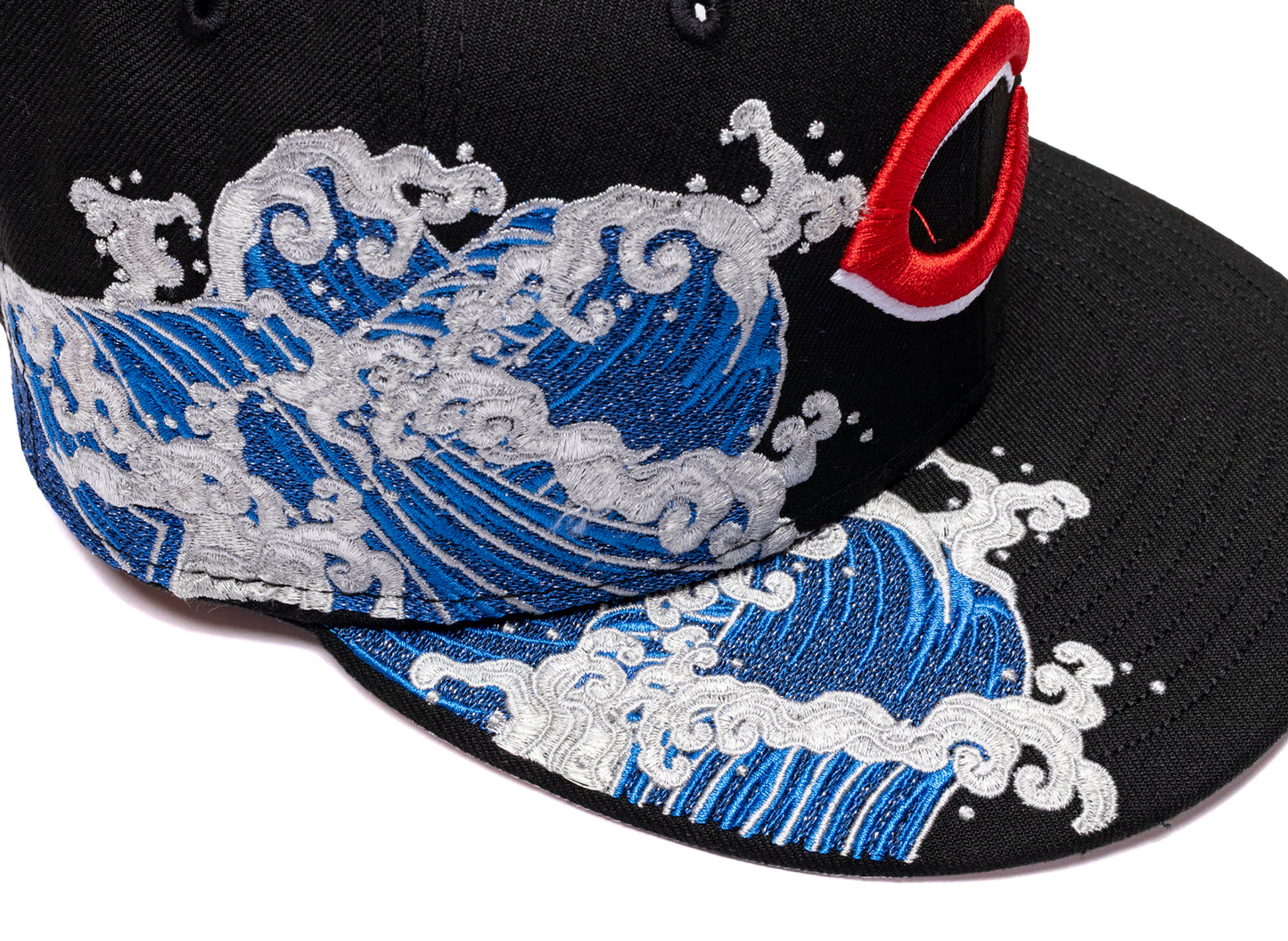 New Era 59Fifty Cincinnati Reds Fitted Hat in Black — view 2