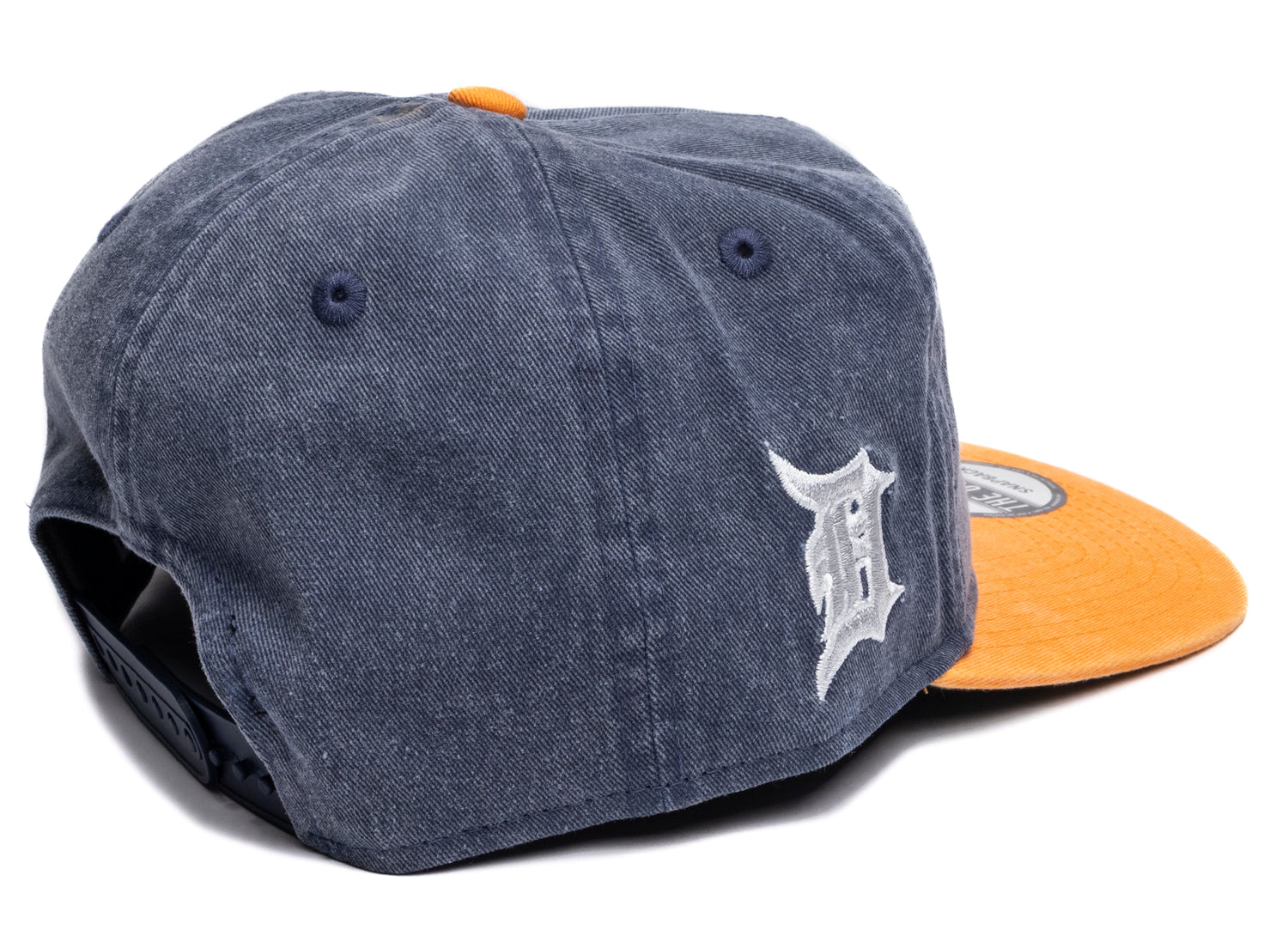 New Era Pigment Dyed Detroit Tigers Golfer Hat - view 2