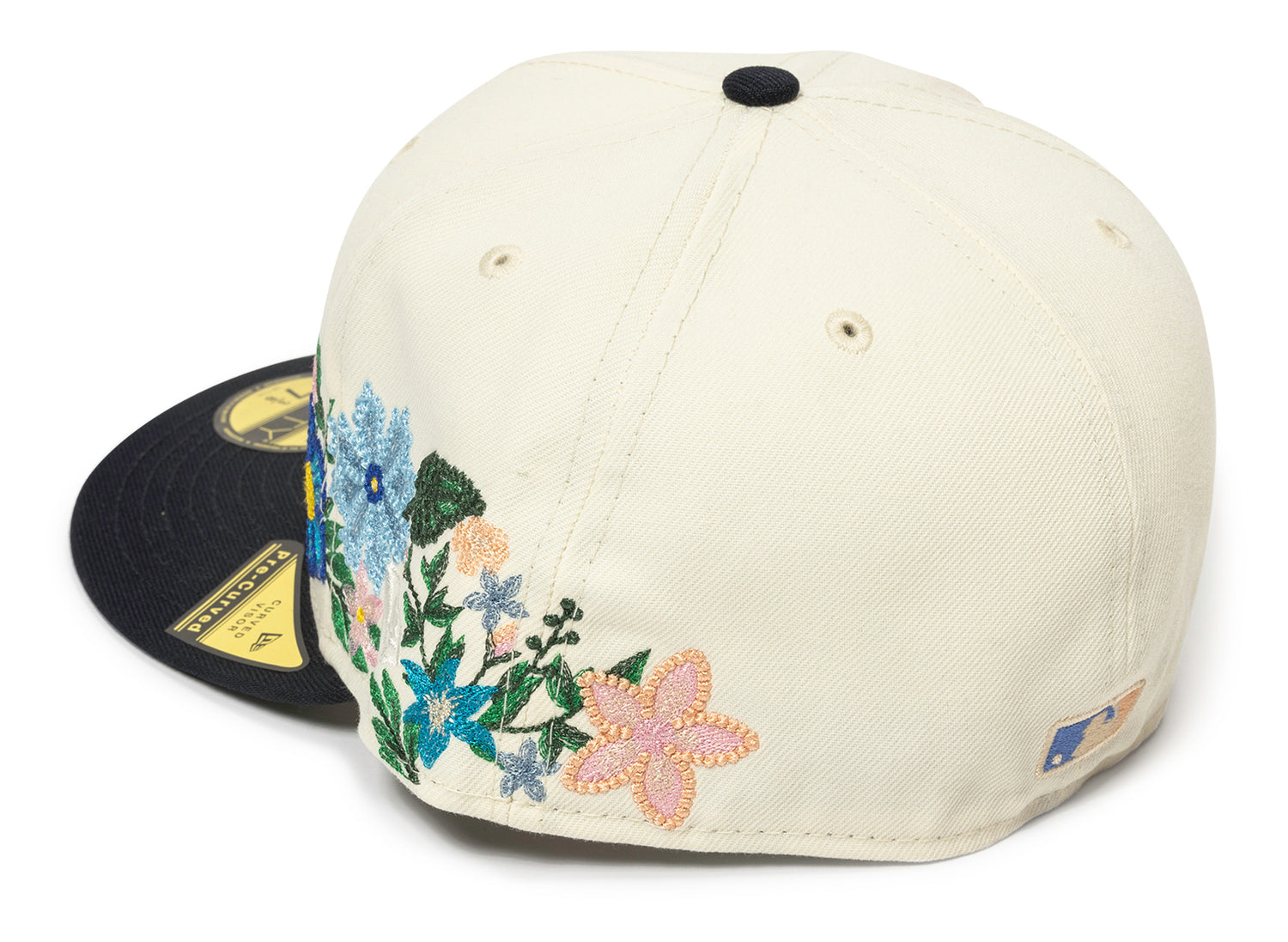 New Era Tonal Florals New York Yankees Fitted Hat - view 2