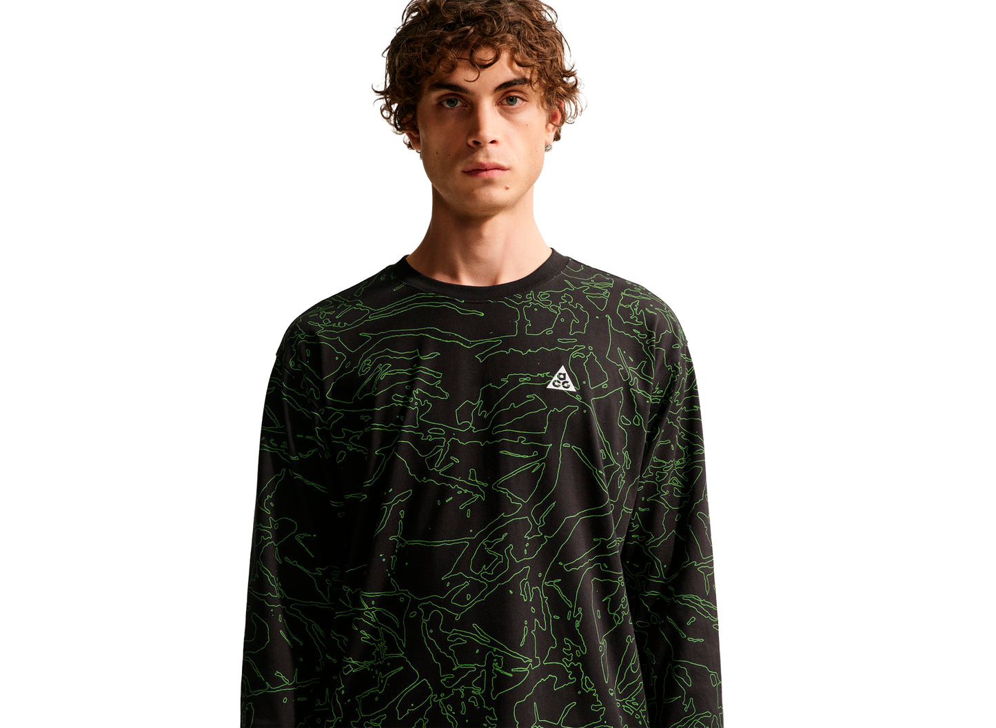 Nike ACG "Cave" Long Sleeve T-Shirt in Black — view 3