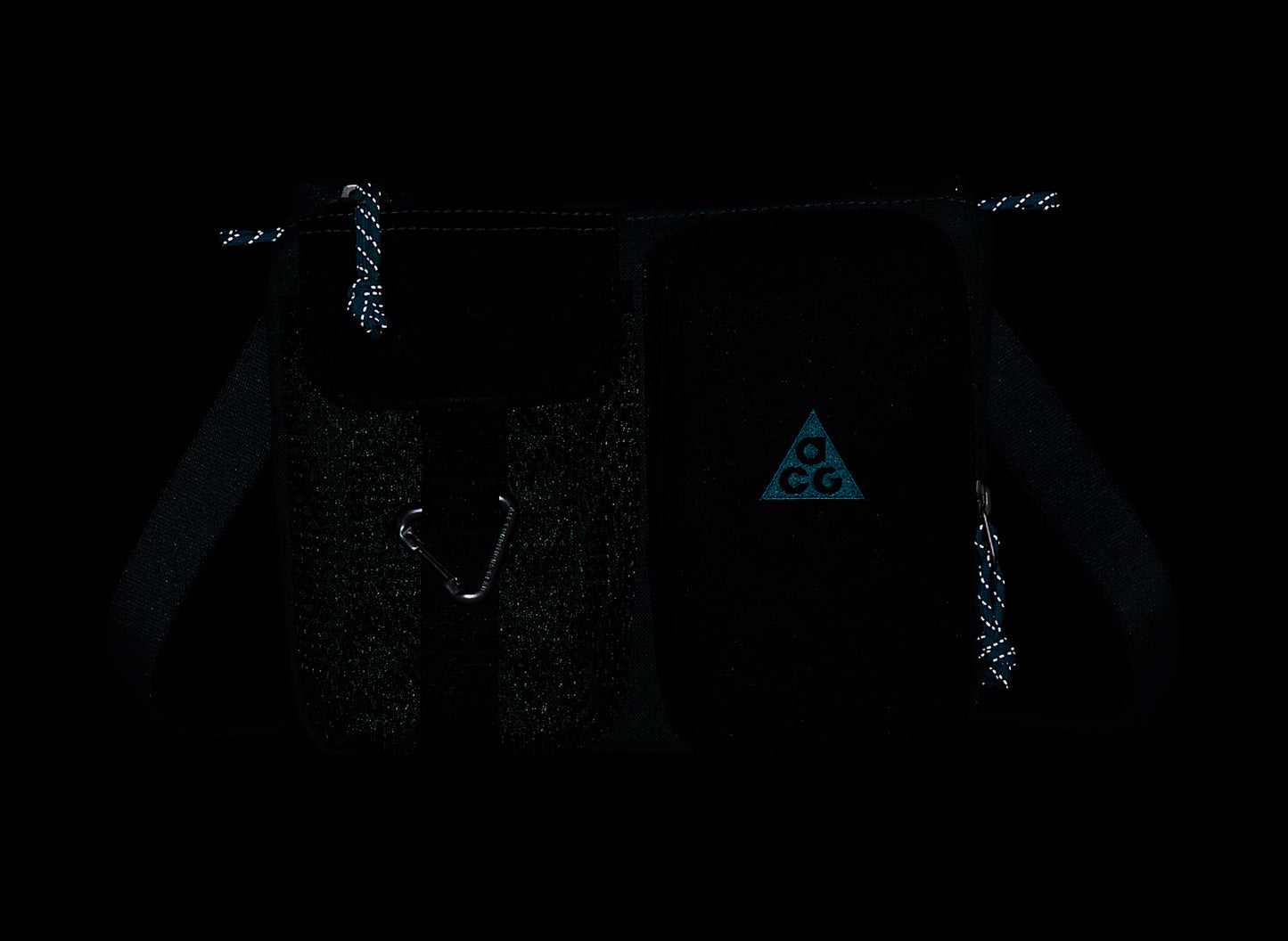 Nike ACG "DAYMAX" Crossbody Bag in Mineral Slate — view 4