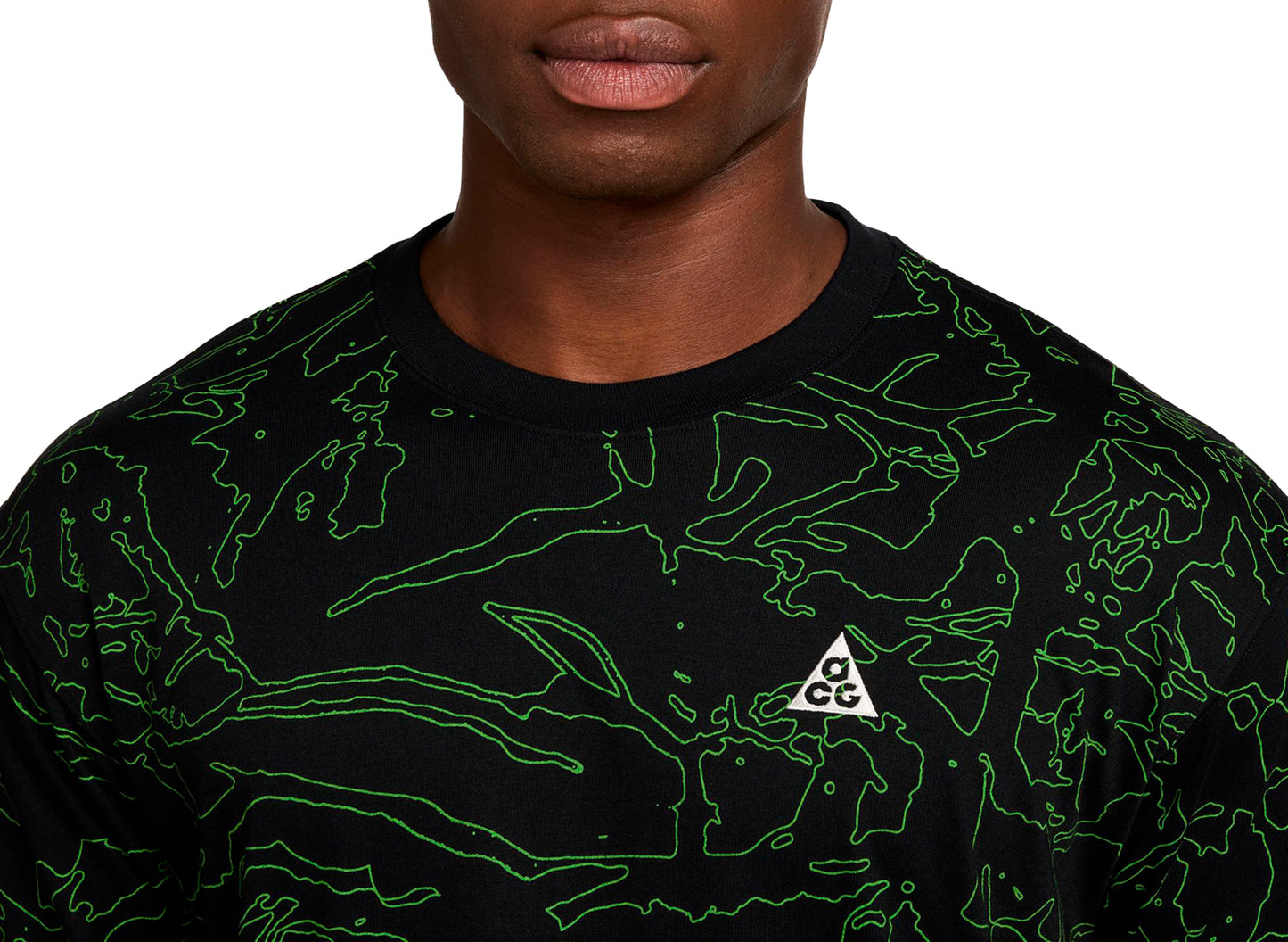 Nike ACG Dri-FIT "Cave" T-Shirt in Black — view 3