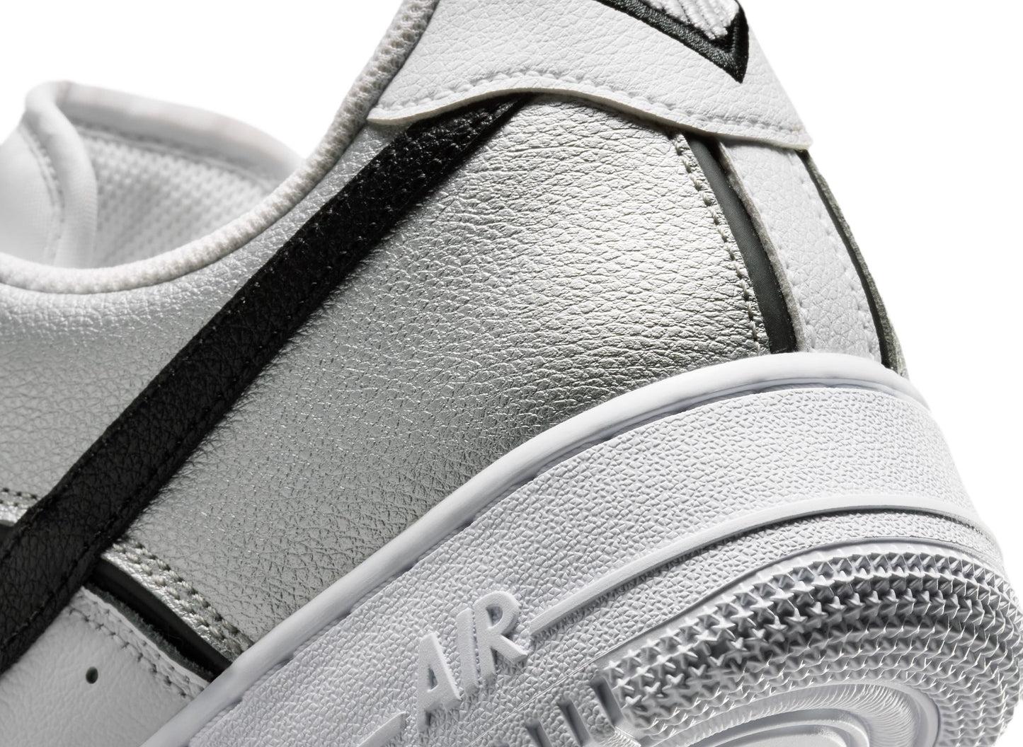 Nike Air Force 1 '07 LV8 in Metallic Silver / Black