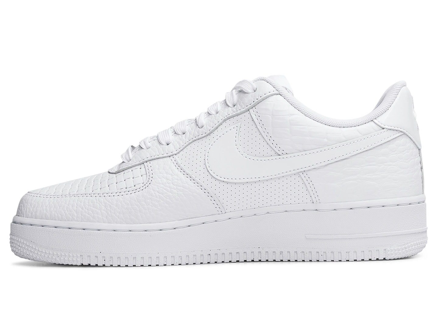 Nike Air Force 1 07 LX - view 3