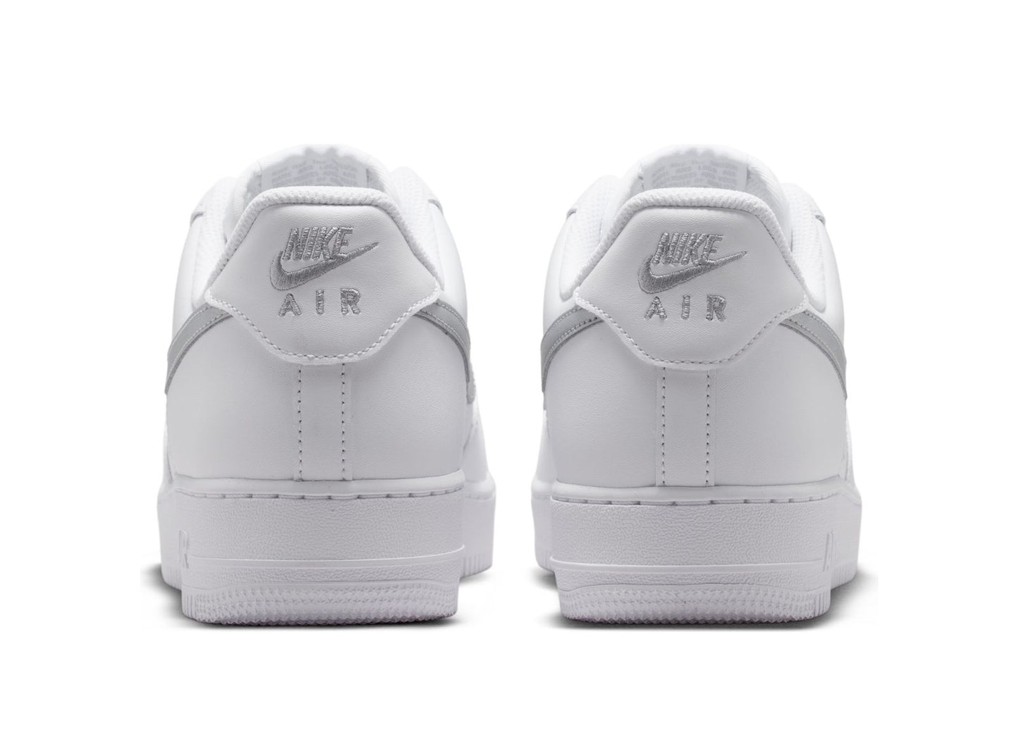 Nike Air Force 1 '07 in White / Metallic Silver