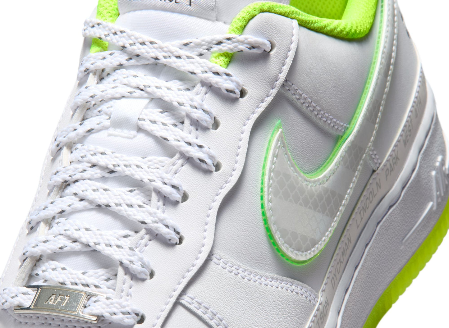 Nike Air Force 1 '07 in Weiß / Volt