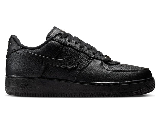Nike IM5754-001 medial side