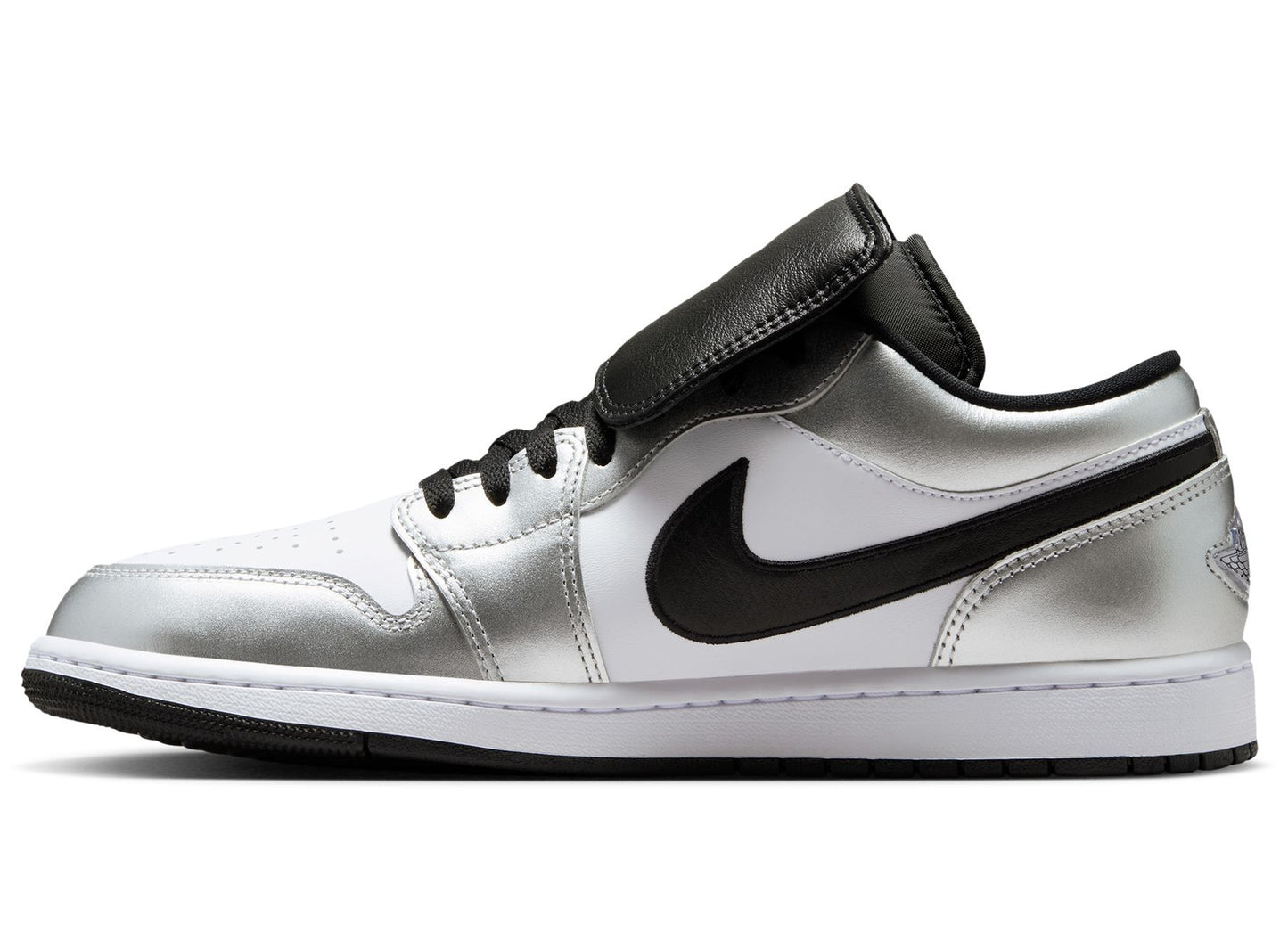 Air Jordan 1 Low SE in White / Black / Metallic Silver