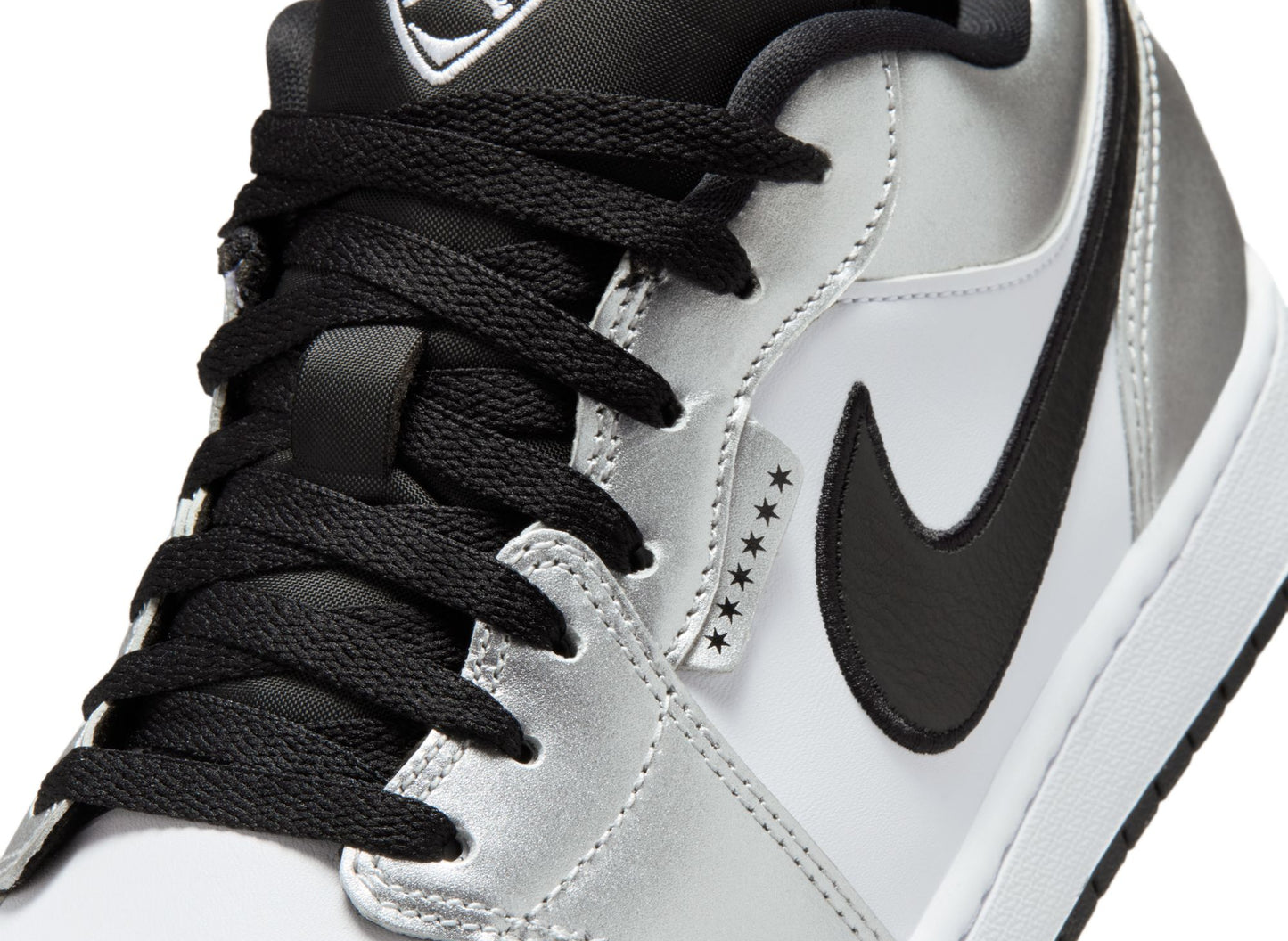 Air Jordan 1 Low SE in White / Black / Metallic Silver