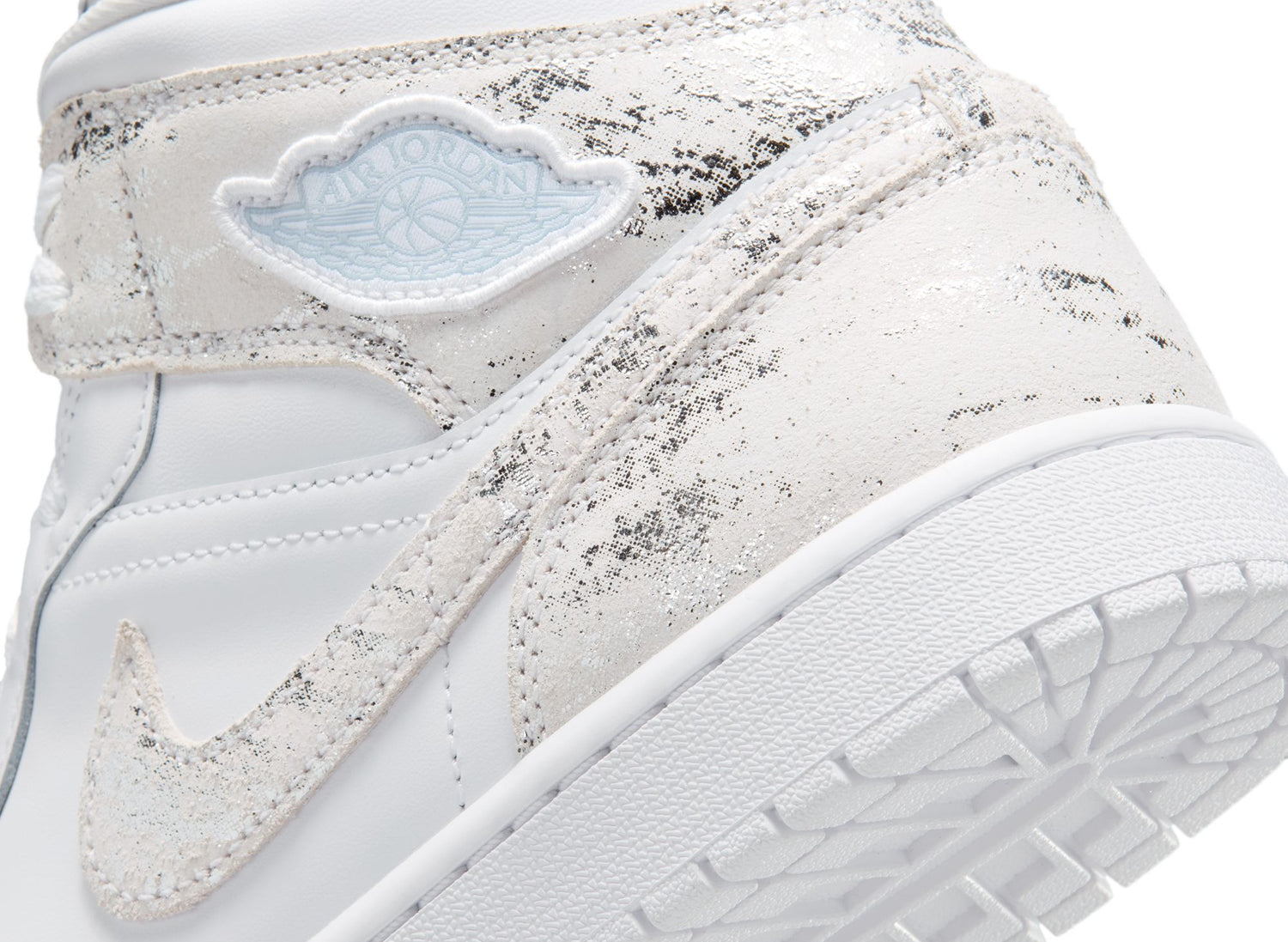 Air Jordan 1 Mid SE in White / Field Silver – Oneness Boutique