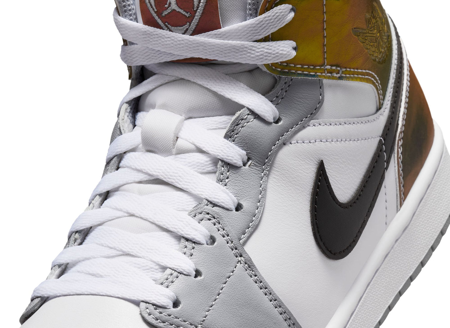 Air Jordan 1 Mid SE in Black / White / Wolf Grey