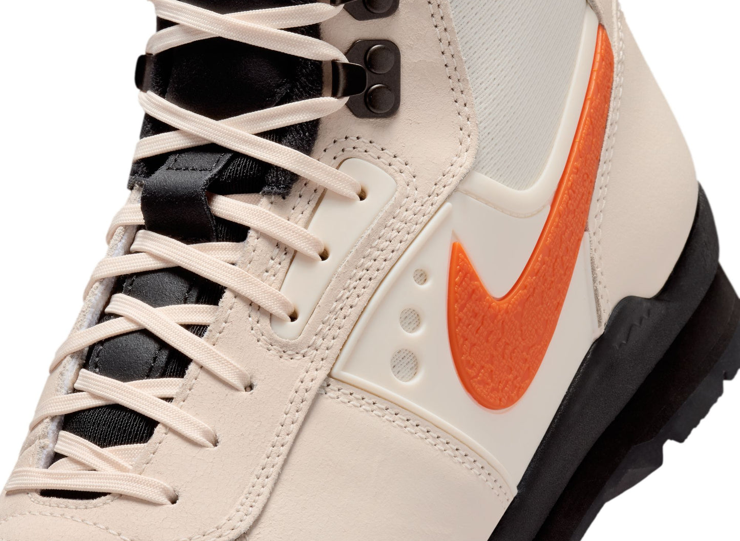 Nike Baltoro QS in Chalk / Sail