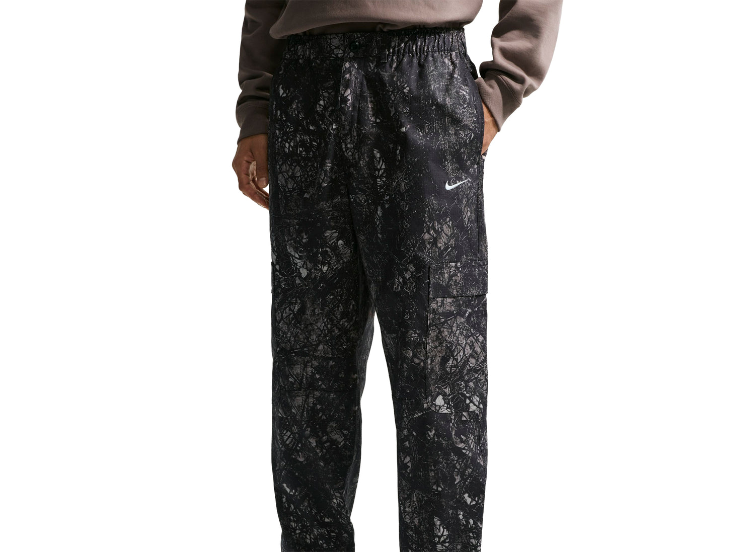 Nike Club Woven Cargo Pants in Black — view 3