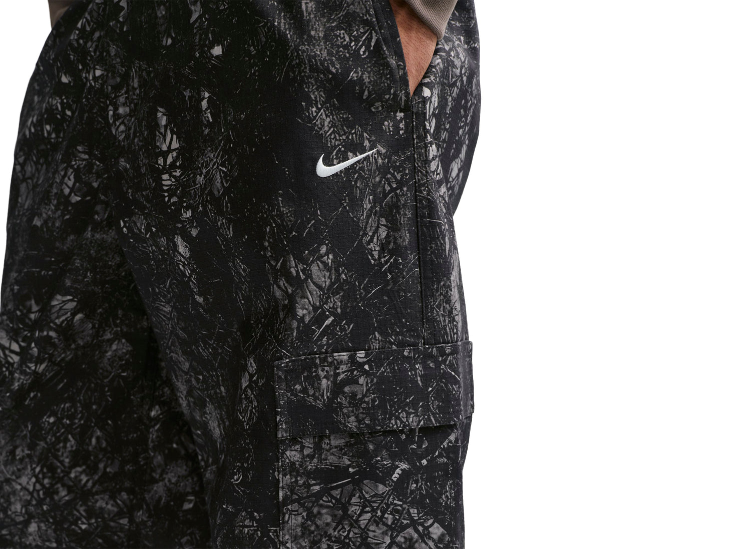 Nike Club Woven Cargo Pants in Black — view 5