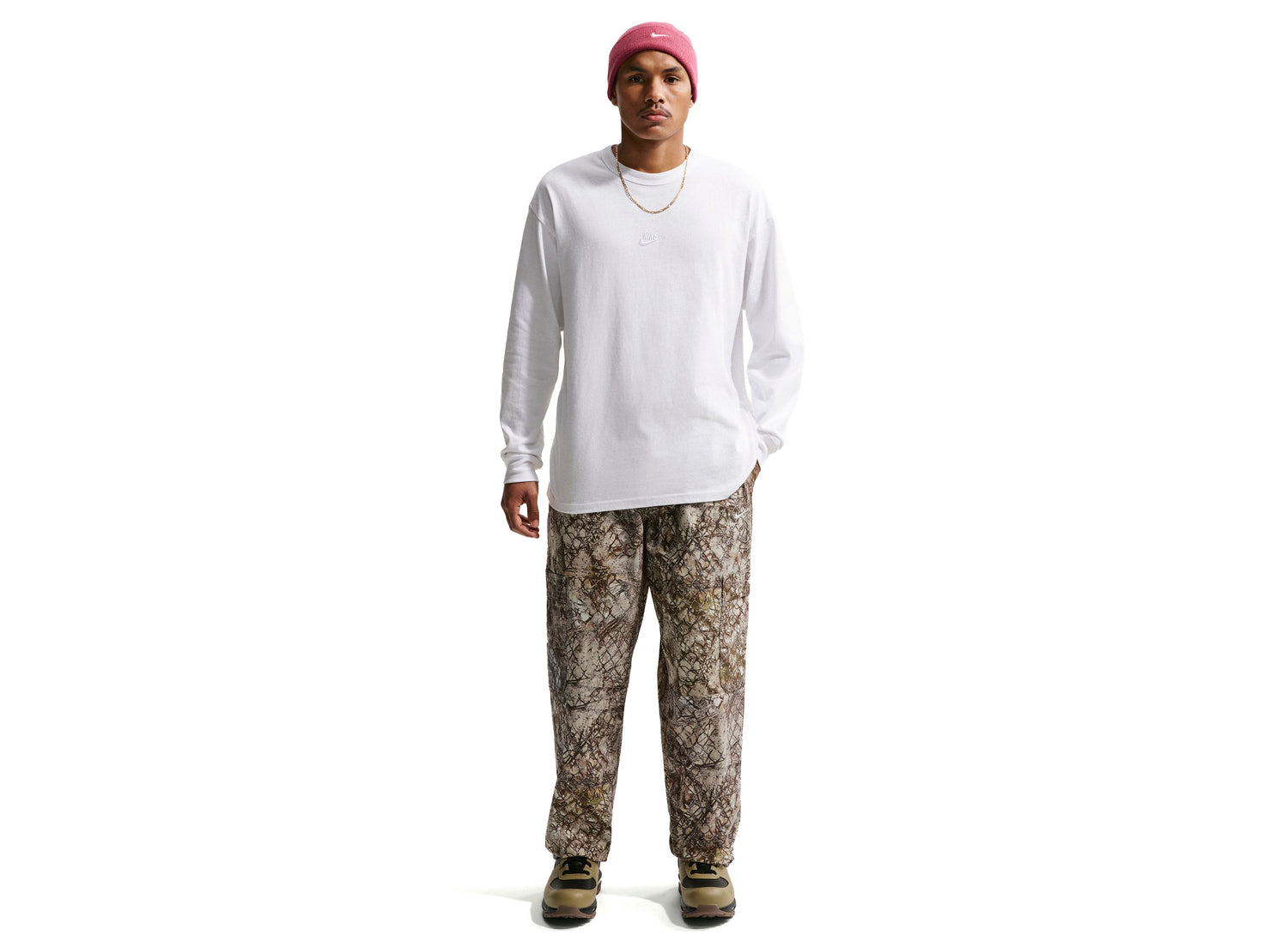 Nike Club Woven Cargo Pants in Khaki