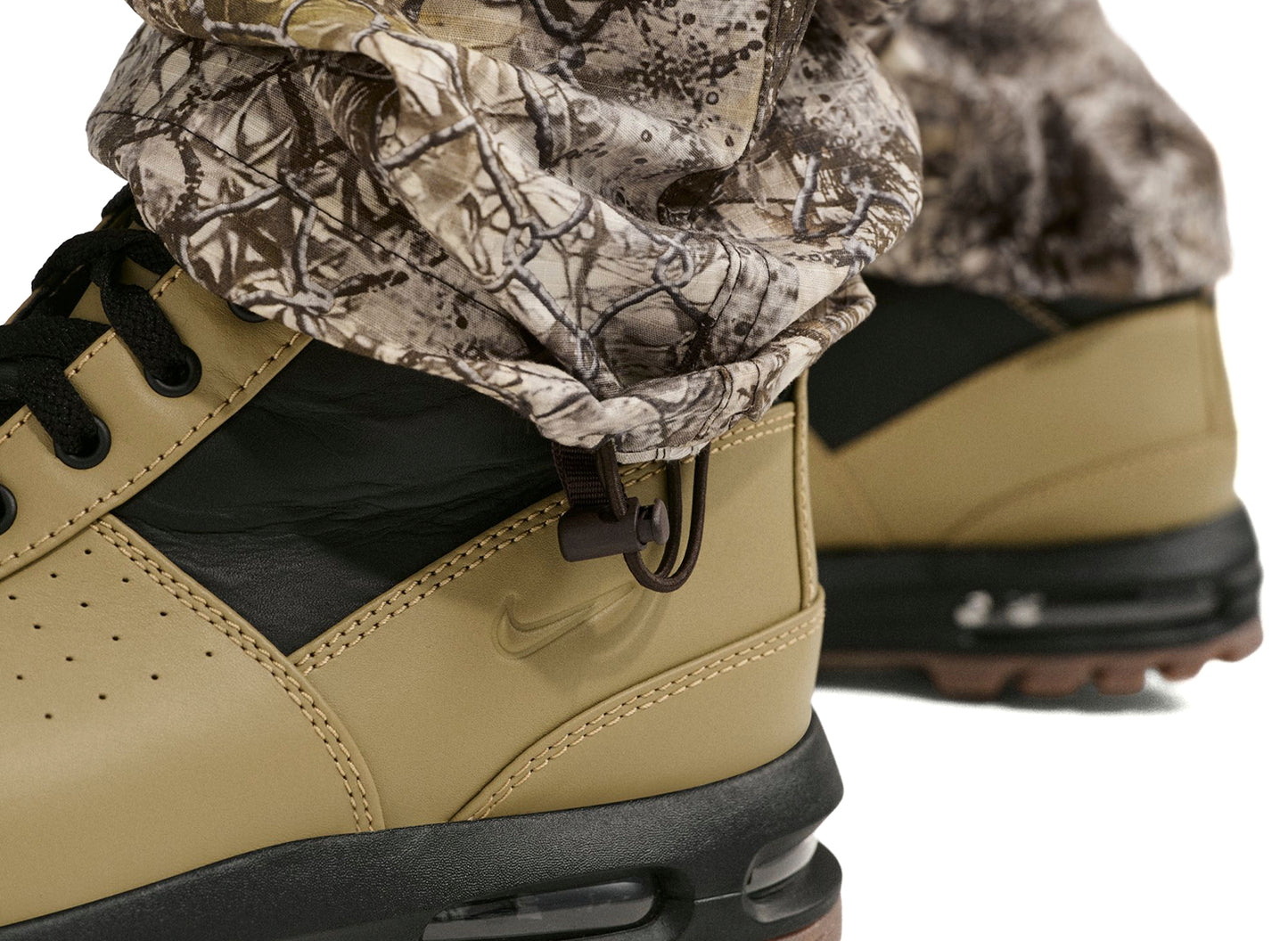 Nike Club Woven Cargo Pants in Khaki — view 5