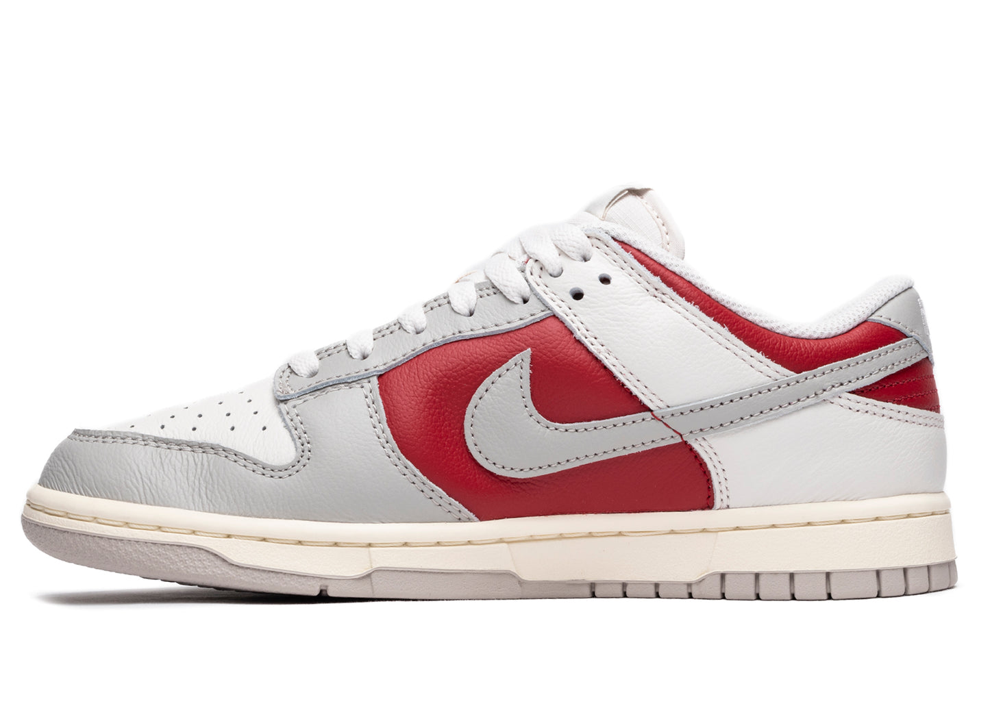 Nike Dunk Low Retro - view 3
