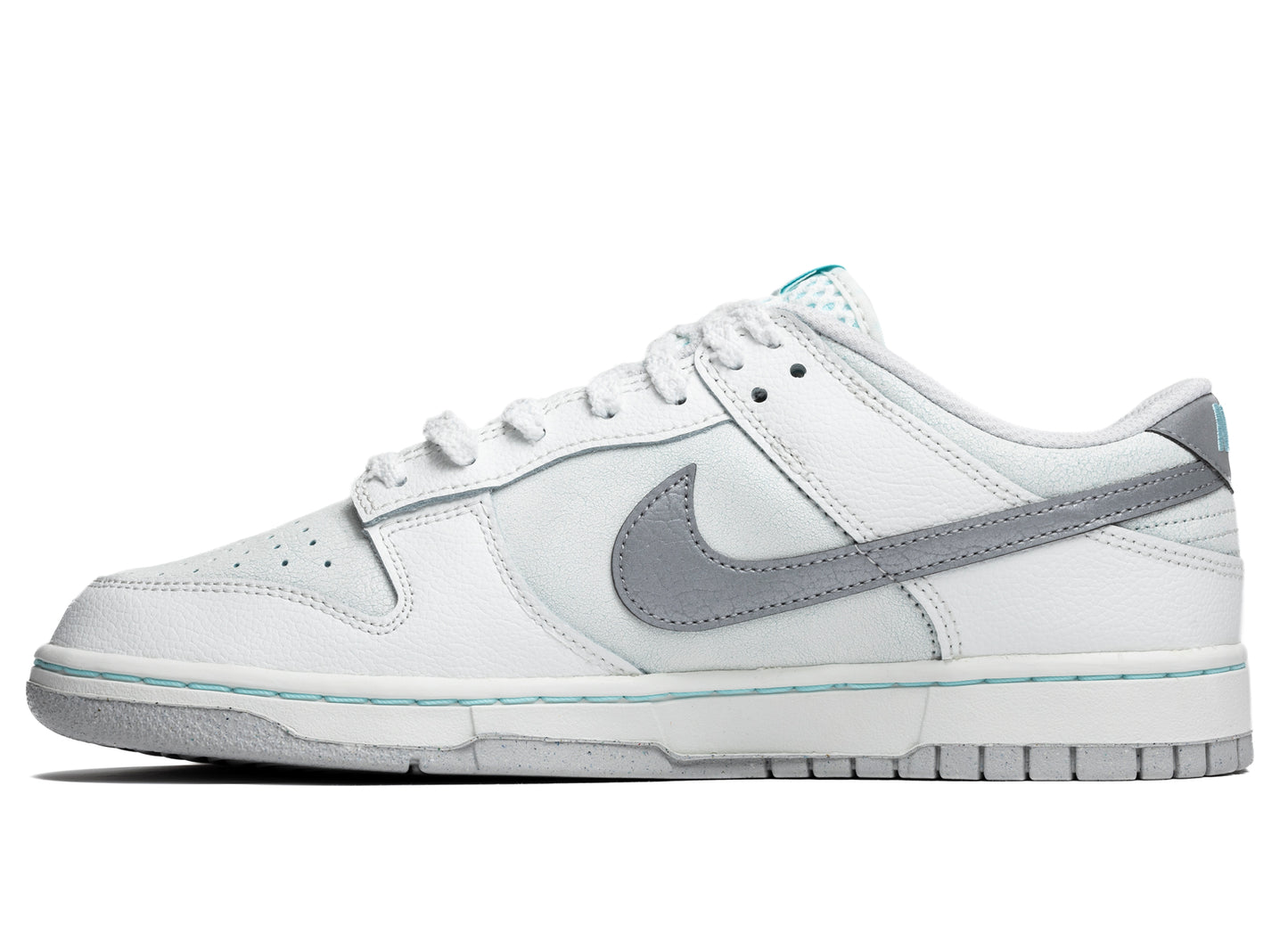 Nike Dunk Low Retro SE - view 3