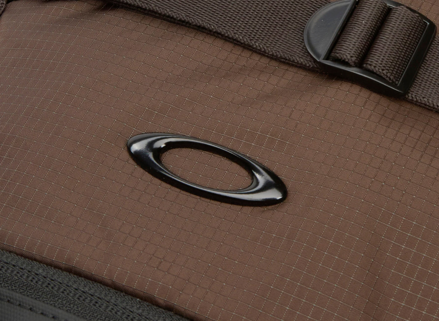 Oakley x Jaylen Brown Reserve Utility Bag in Terrain — view 4