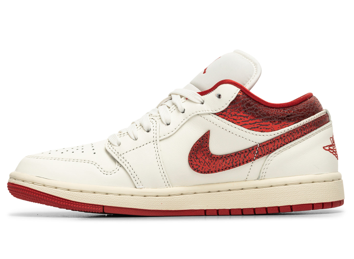 Women's Air Jordan 1 Low SE - view 3