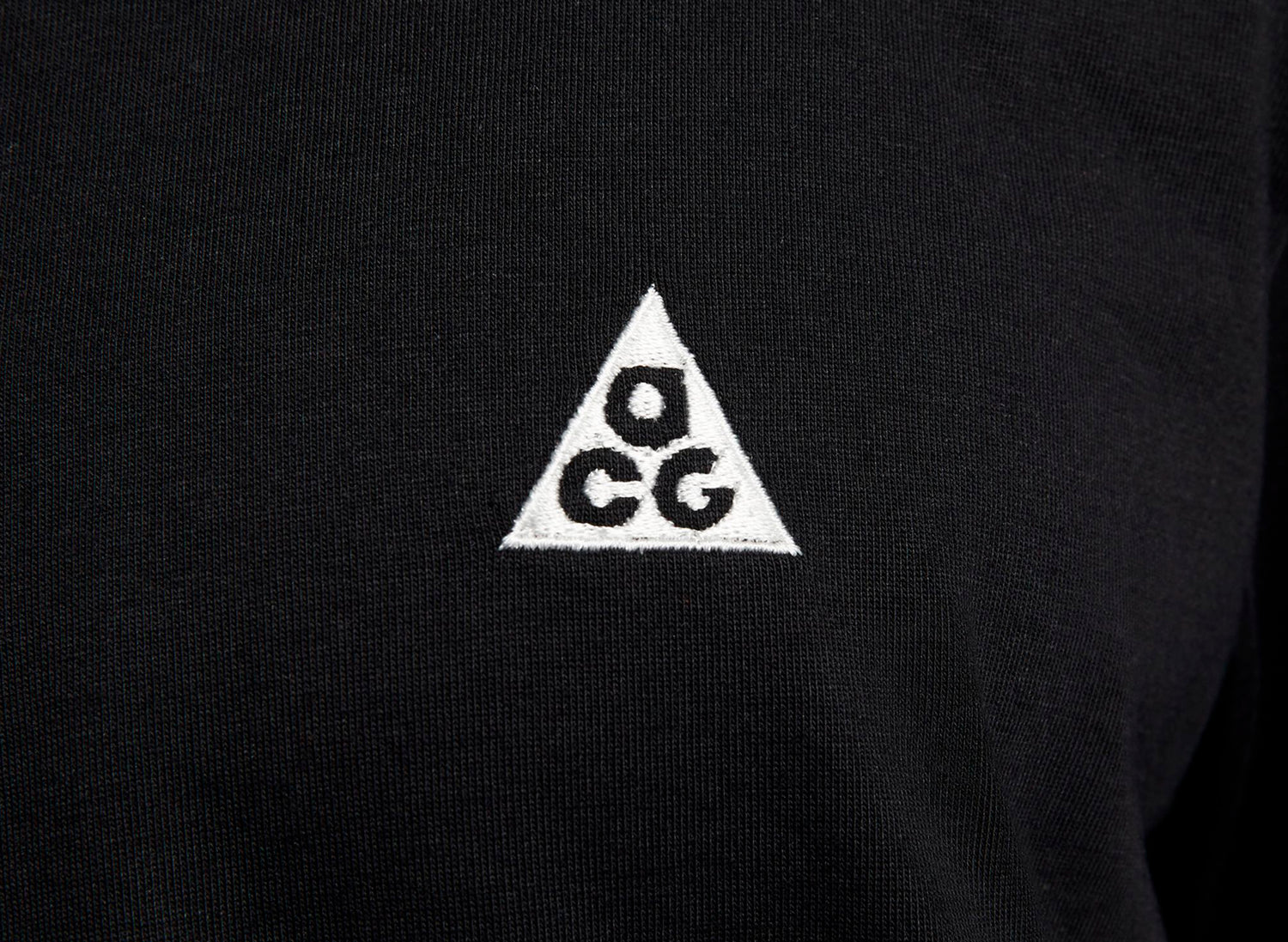 Women's Nike ACG Short-Sleeve T-Shirt in Black — view 5