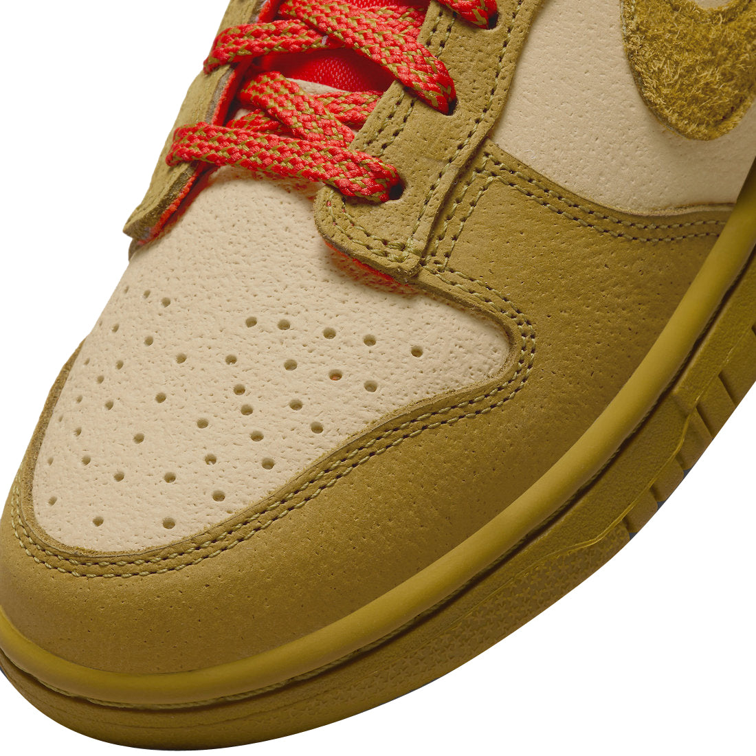 Women's Nike Dunk Low - view 3