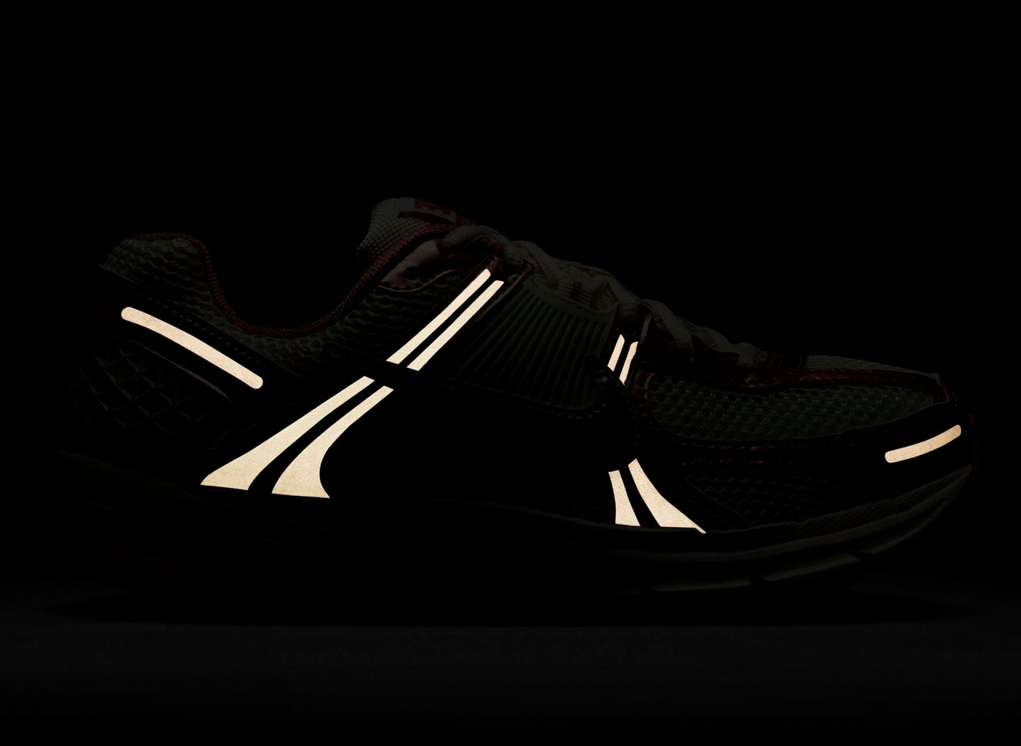 Women's Nike Zoom Vomero 5 "Rose Gold" — view 6