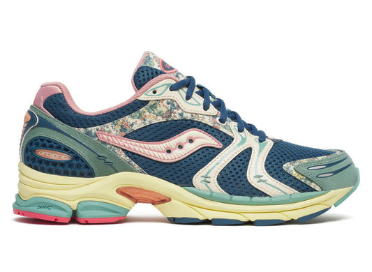 Saucony Progrid Triumph 4 in Blue / Beige