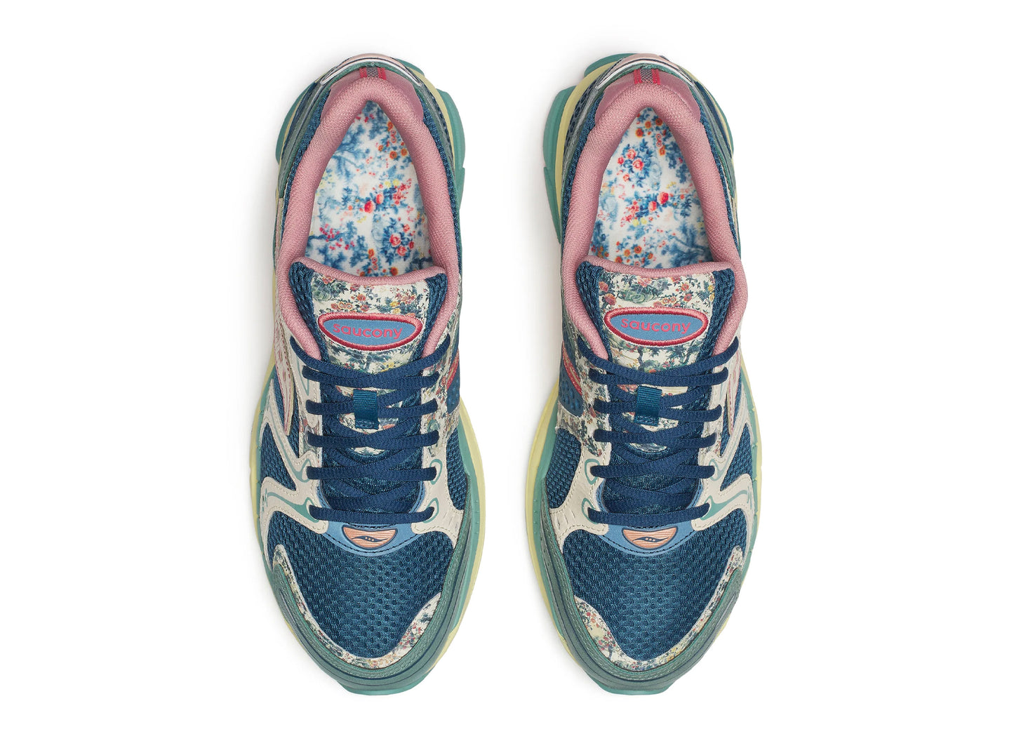 Saucony Progrid Triumph 4 in Blue / Beige
