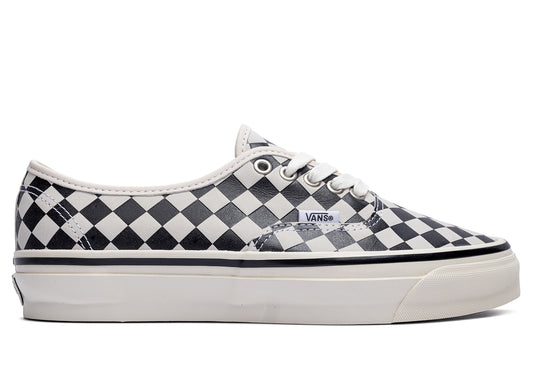 Vans LX Authentic 44 Diamond Check in Black / White