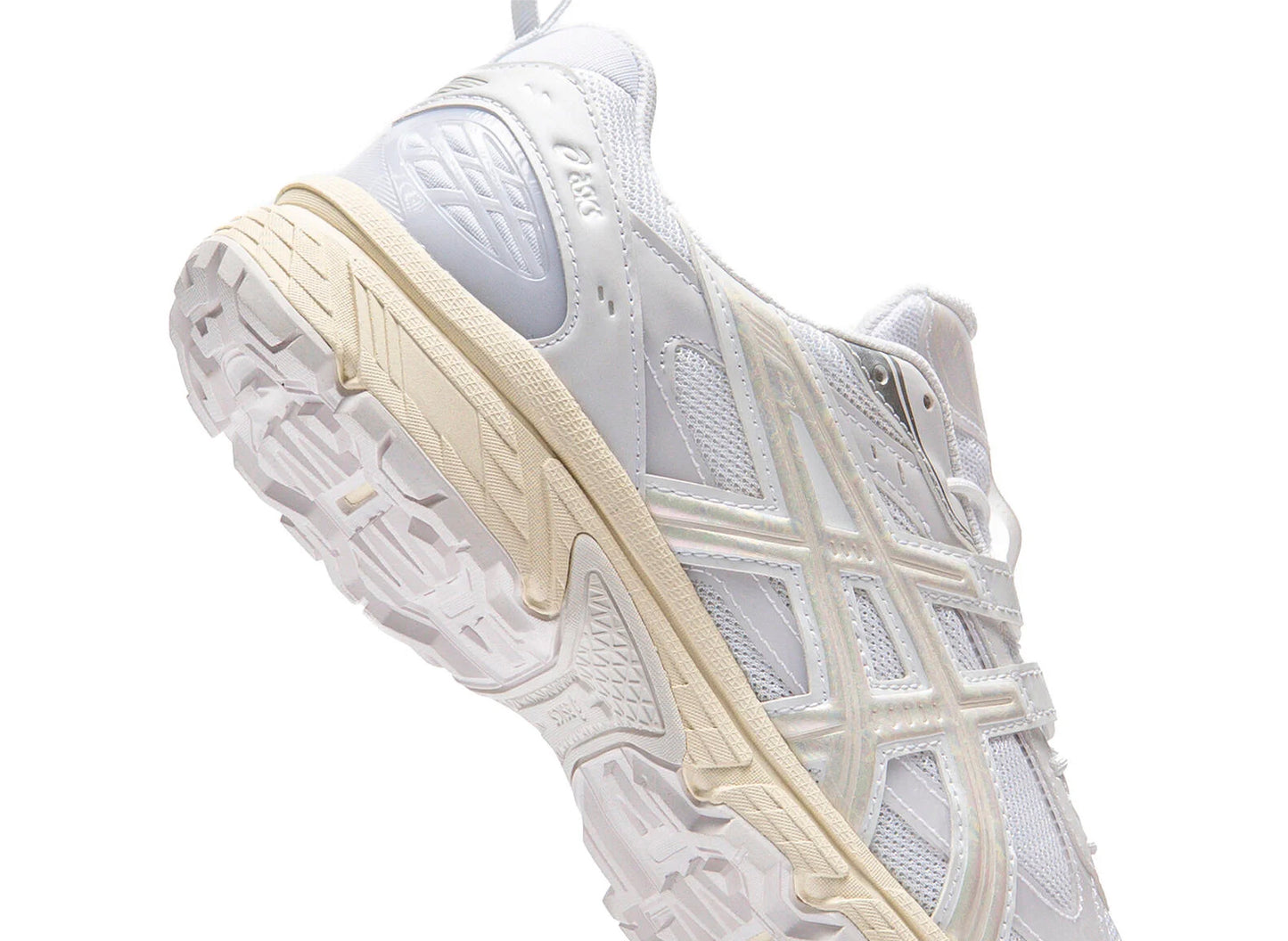 Asics Gel-Nunobiki in White / Cream