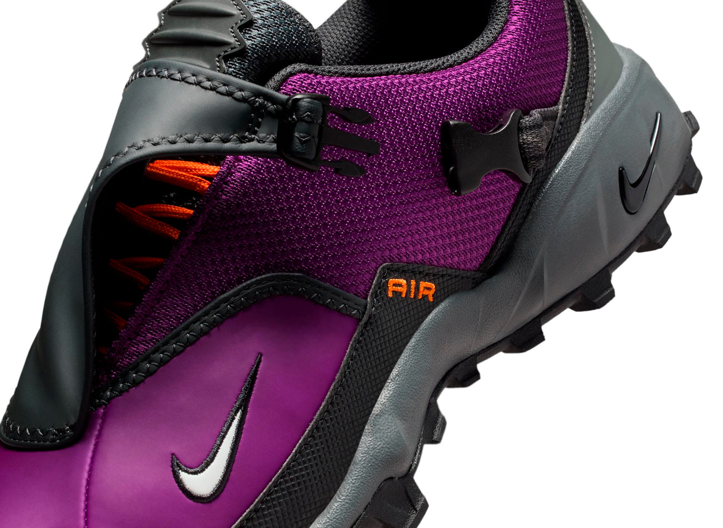 Nike ACG Phassad in Bold Berry