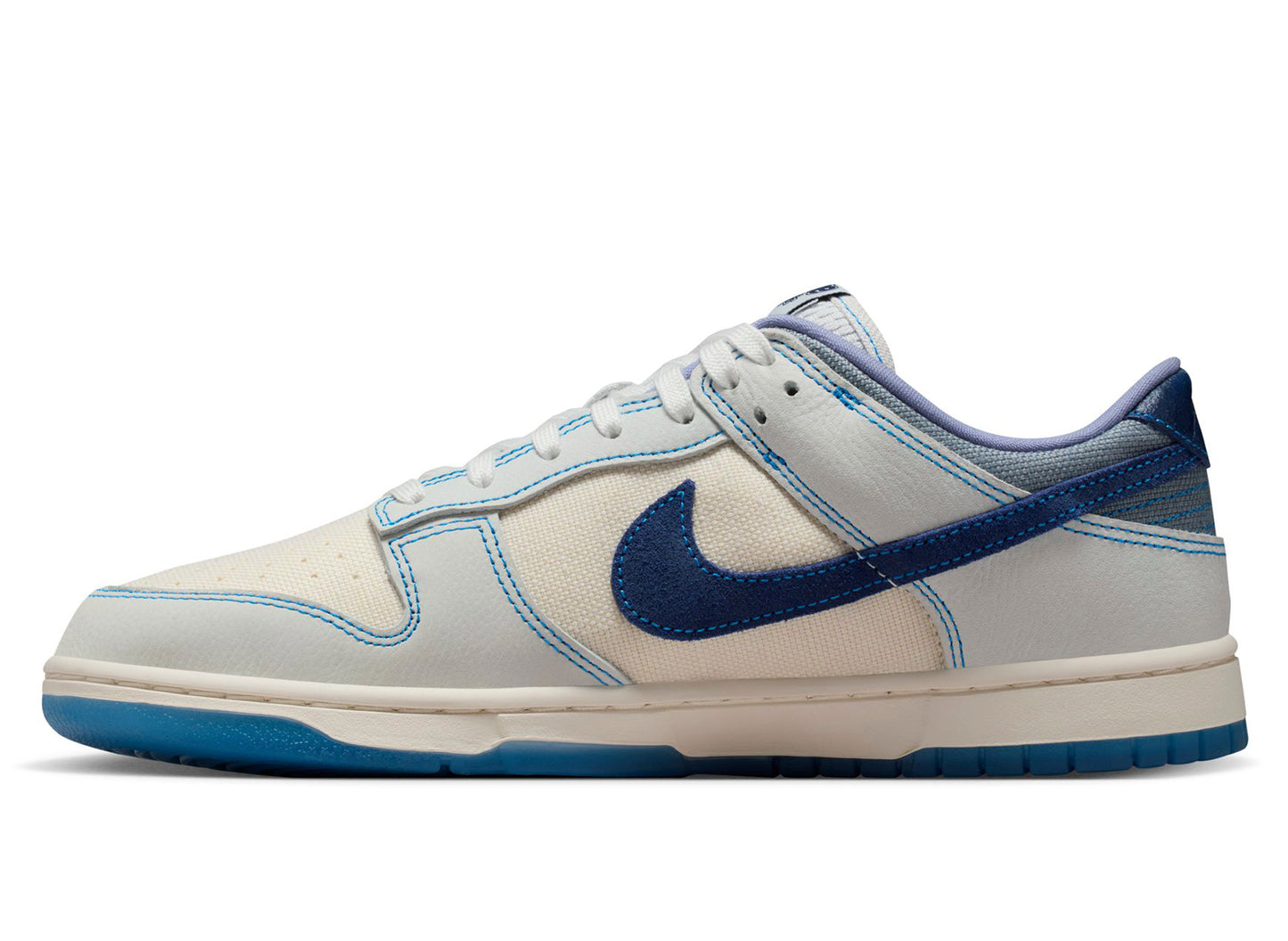 Nike Dunk Low Retro SE in Summit White / Blue Void