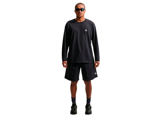 Nike ACG "Smith Summit" Cargo Shorts in Black / Anthracite