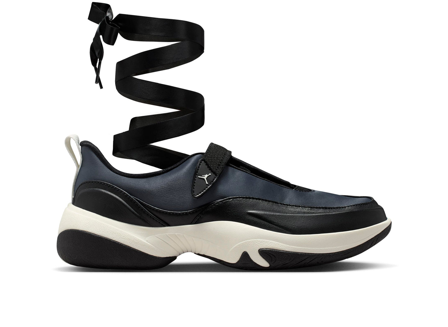 Women's Jordan Pointe in Black / Sail
