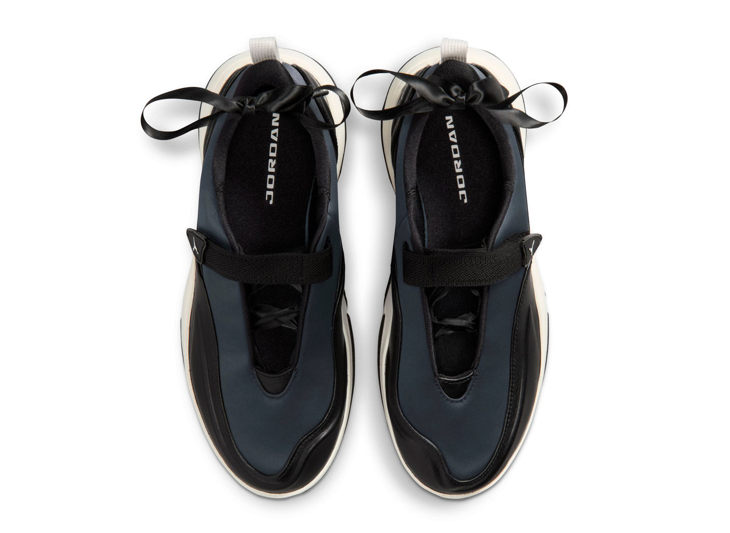 Women's Jordan Pointe in Black / Sail