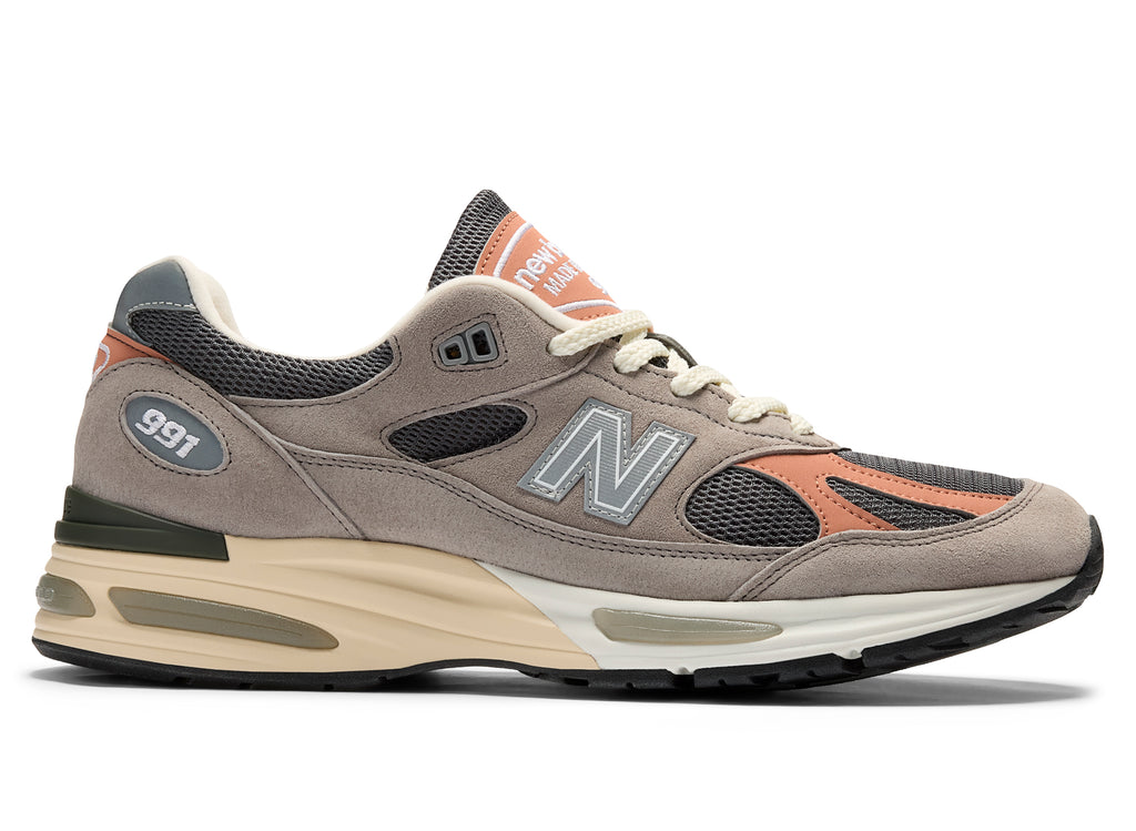 New Balance Made in UK Elephant U991GC2 in Grey / Salmon