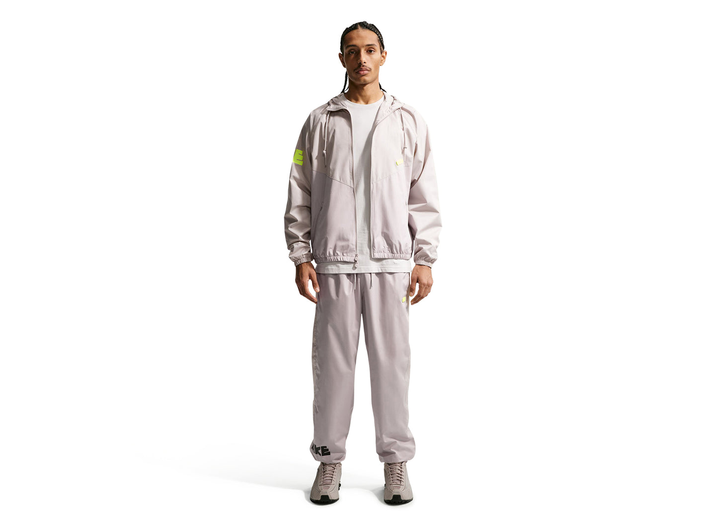 Nike Windrunner Graphic Woven Jacket in Cream