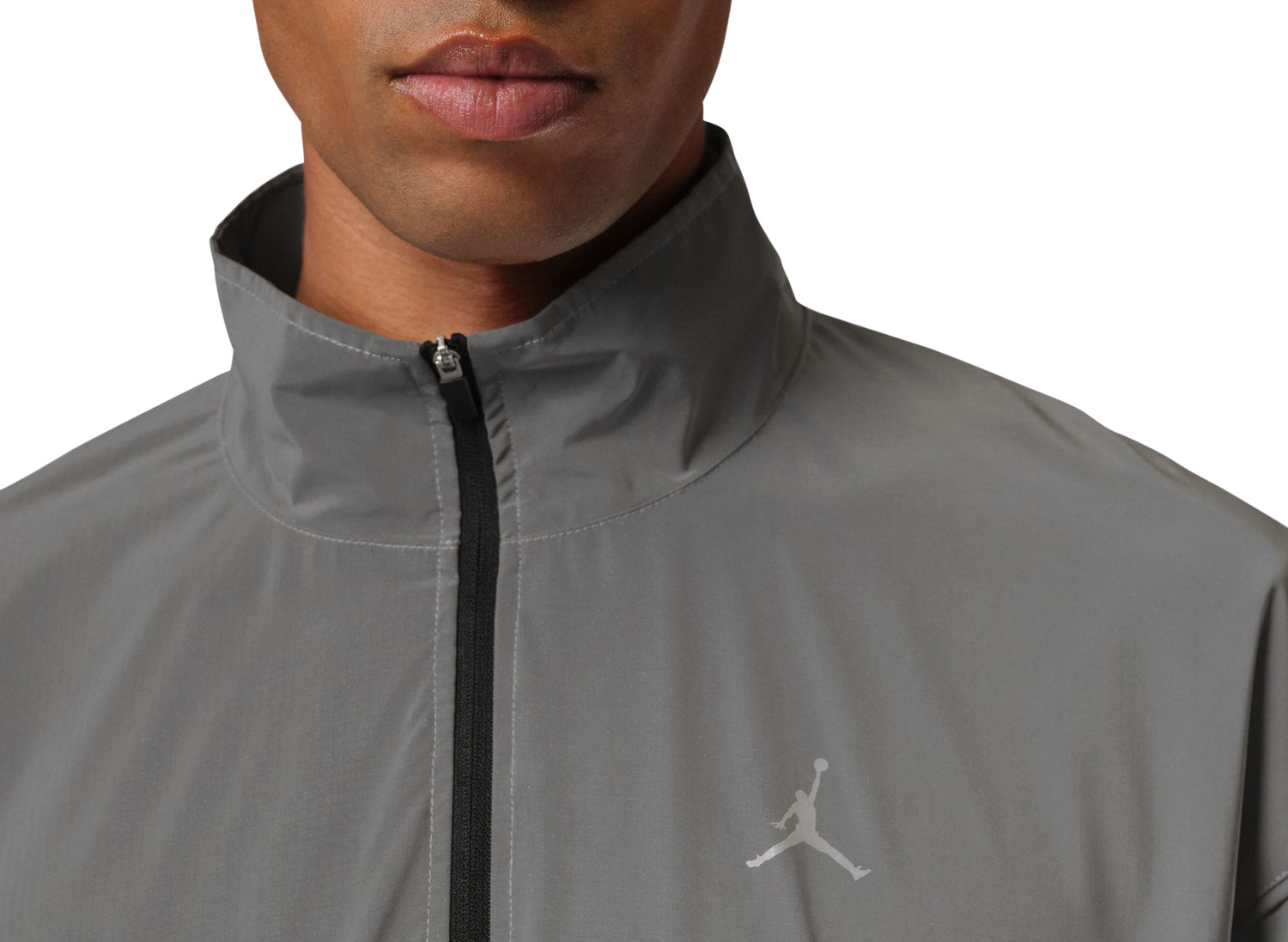 Jordan ブルックリン　ナイロンジャケット グレー　S Jordan Brooklyn Men's Hike Mike Reflective Draft Jacket. Nike.com