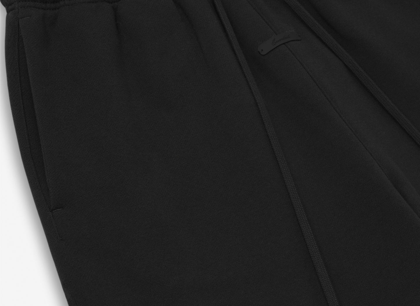 Fear of God Essentials Active Trace Short Détendu « Vintage Black »